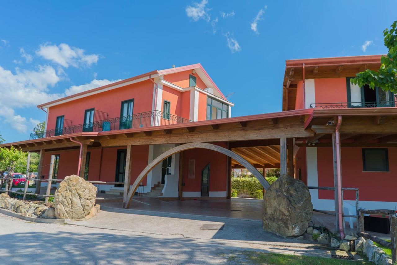 Terra Di Vento Panzió Montecorvino Pugliano Kültér fotó